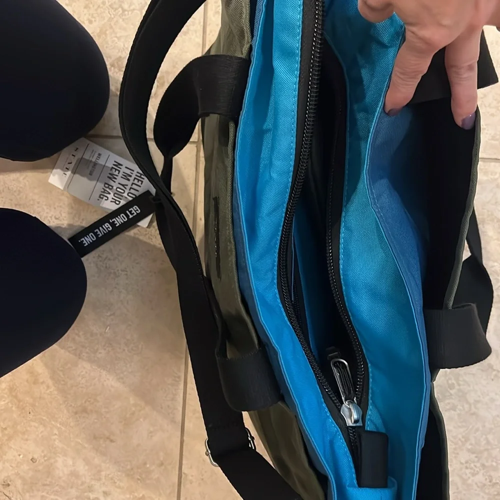 Diaper bag . State . New with tags - Picture 7 of 13